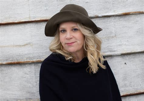 Mary Chapin Carpenter Talks Trump Sycophants,。